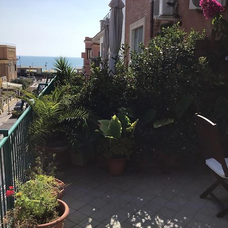 Ostia Bed And Beach ภายนอก รูปภาพ