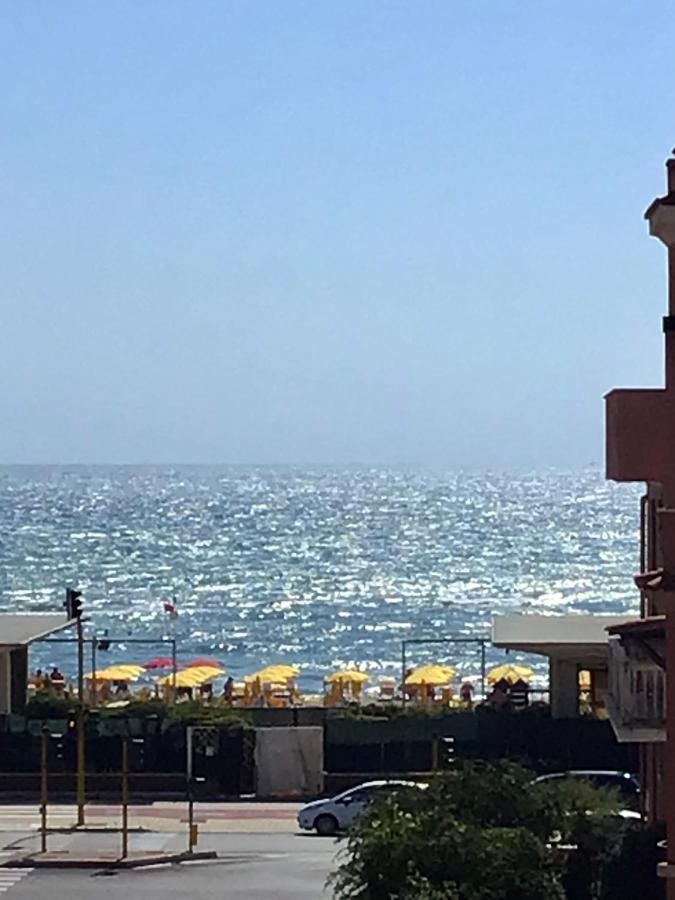 Ostia Bed And Beach ภายนอก รูปภาพ