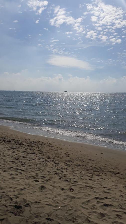 Ostia Bed And Beach ภายนอก รูปภาพ