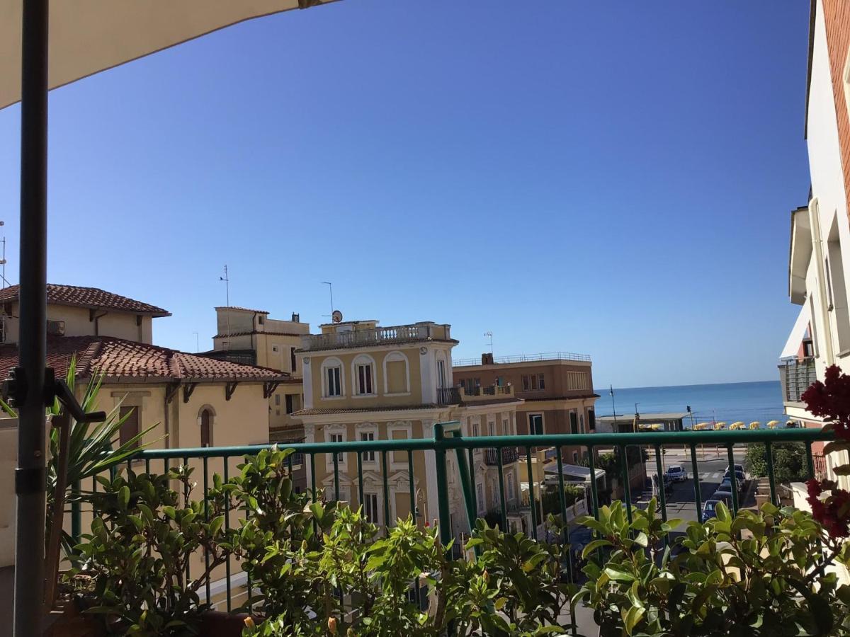 Ostia Bed And Beach ภายนอก รูปภาพ